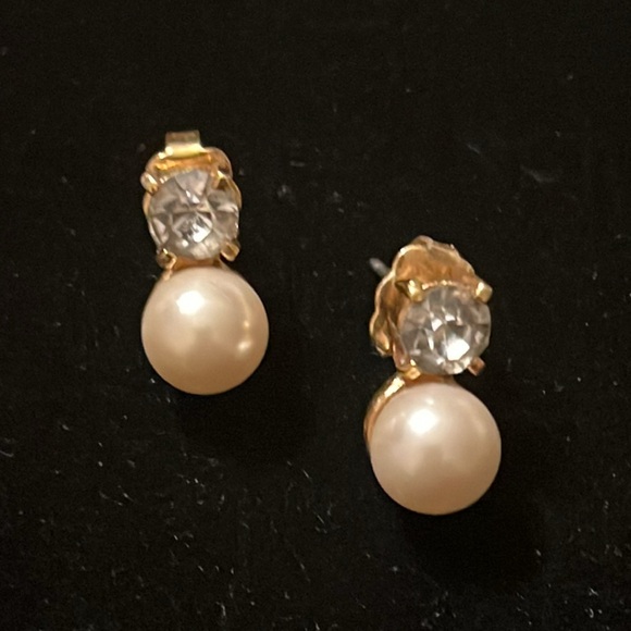 Faux Pearl & Gold Color Earrings - Picture 3 of 17
